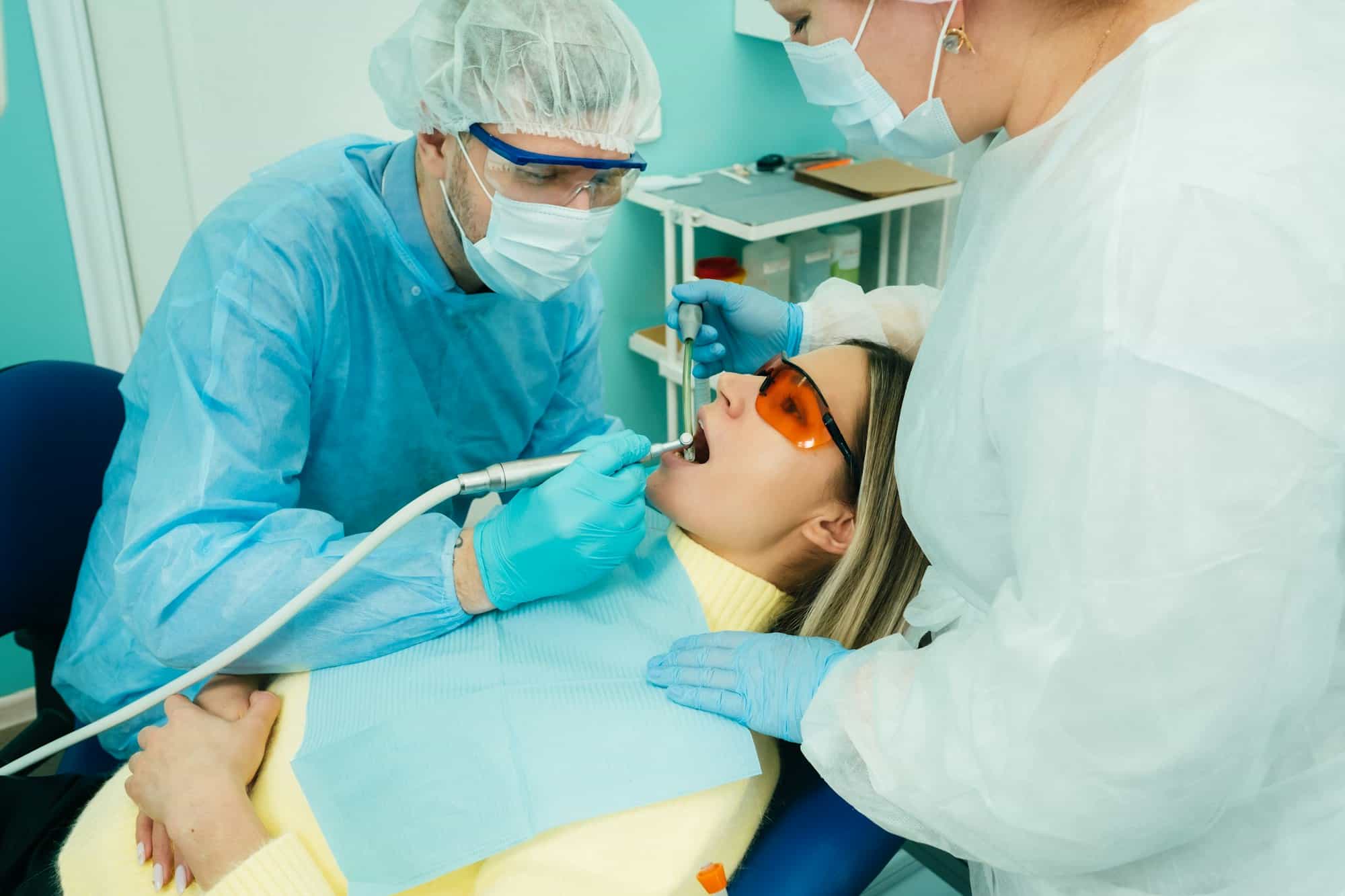 Urgence dentaire en côte d’azur : quel professionnel choisir ?